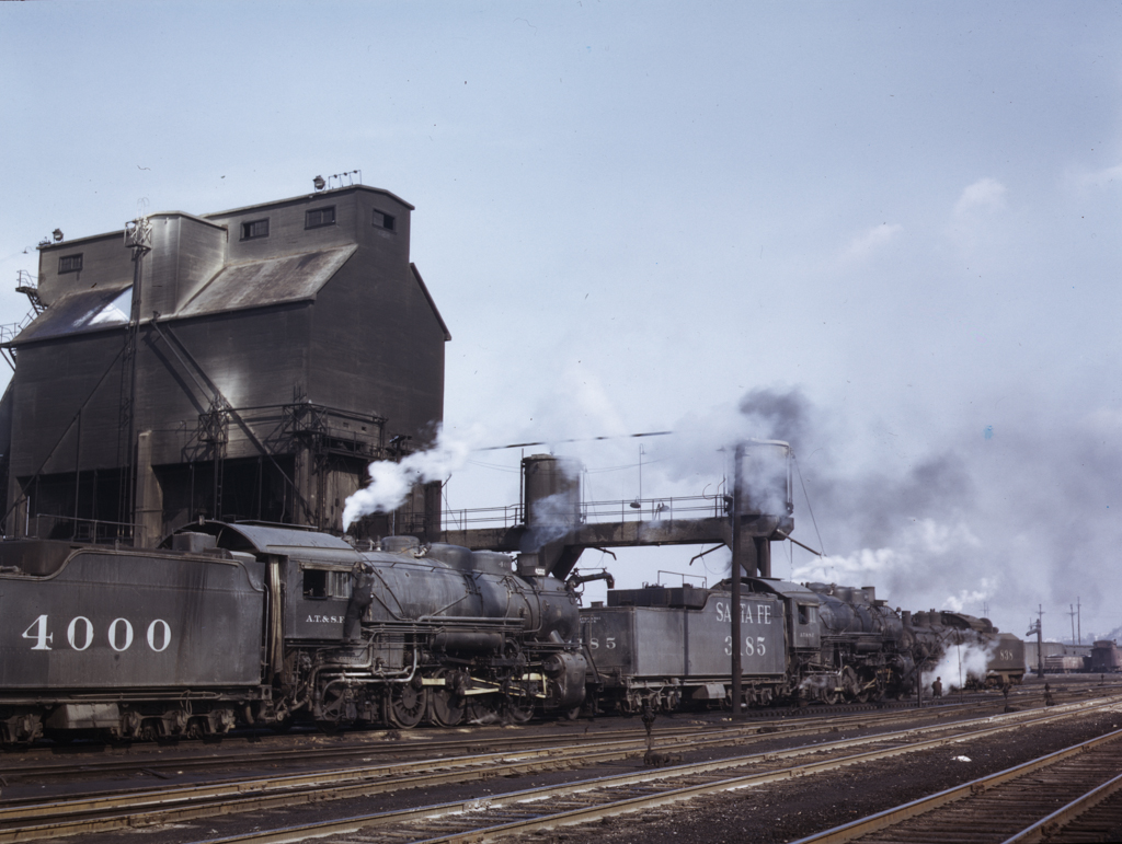 Servicing engines at coal and sand chutes at Argentine yard, Santa Fe R.R., Kansas City, Kansas
