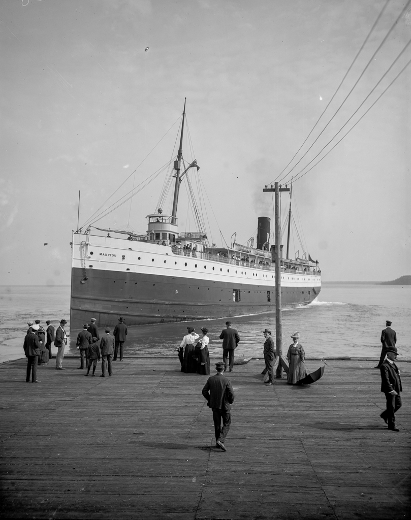 Steamer Monitou at dock, Mackinac Island, Mich