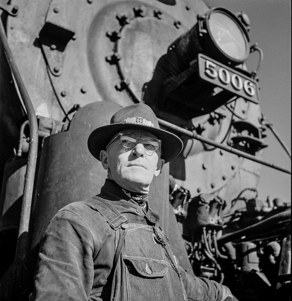 Vaughn, New Mexico. Head brakeman Thomas H. Knight of Clovis, New Mexico about to leave Atchison, Topeka and Santa Fe Railroad yard on the return trip