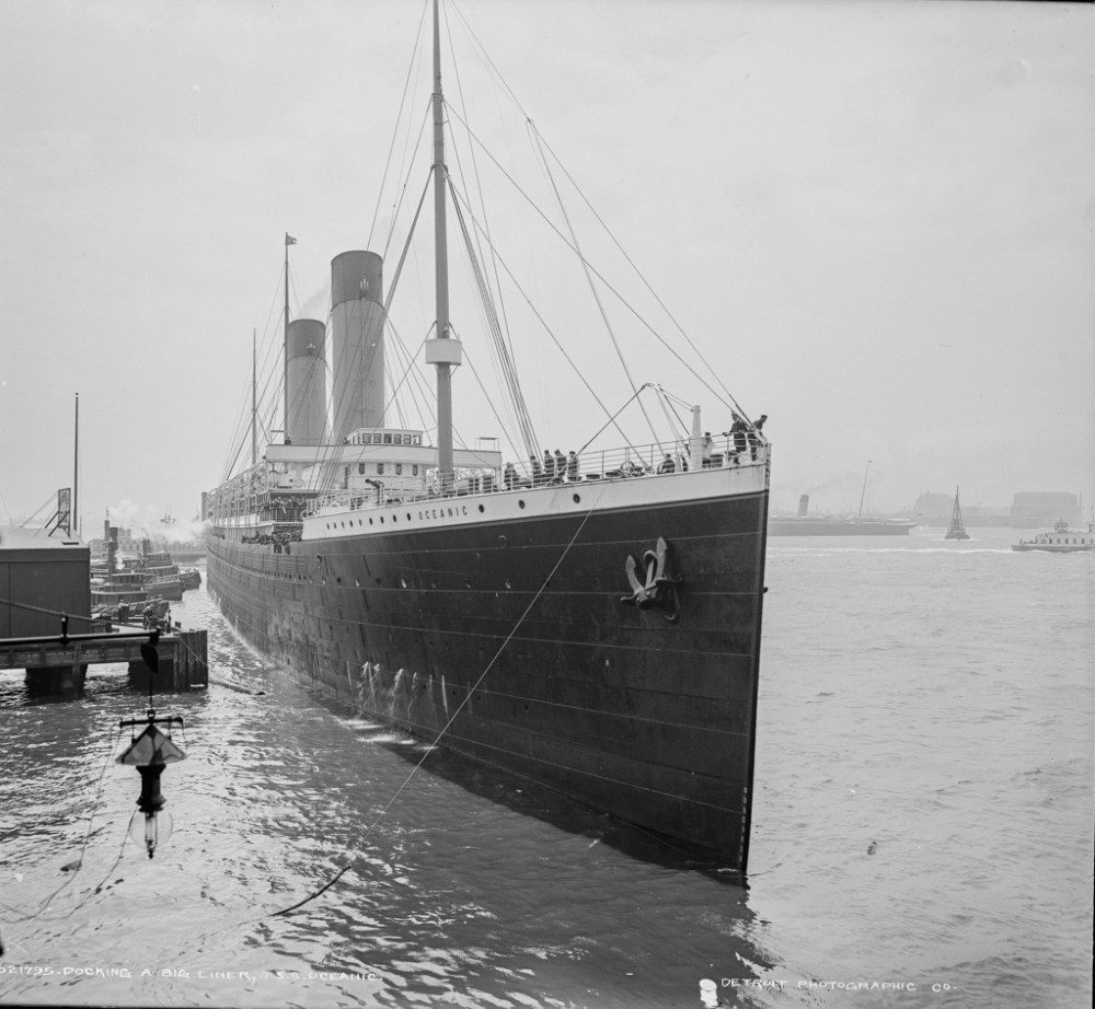 Docking a big liner, S.S. Oceanic