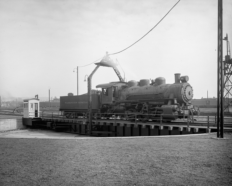 30605u